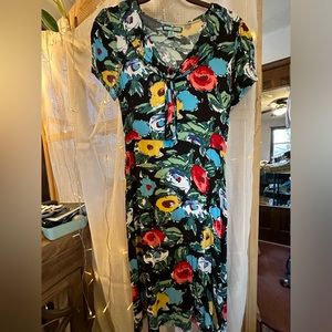3/$30! Unique artsy floral minidress with bow tie collar